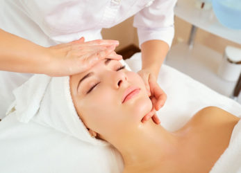 Lymphatic-massage-for-the-facial-skin